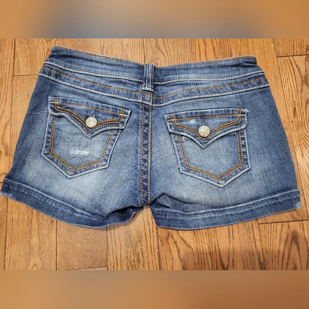 EUC Bootlegger Jean Shorts 27 - Picture 2 of 6